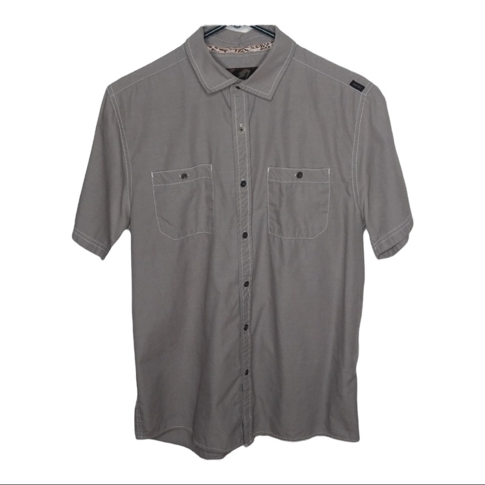 Amplify snaps up shirt size medium
